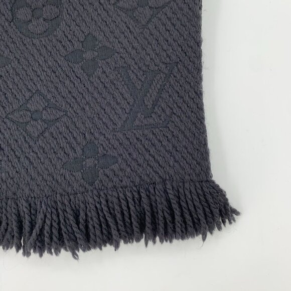 H13184 Louis Vuitton dark grey logo printed wool tassel scarf 32*116cm slight sn - Picture 4 of 8